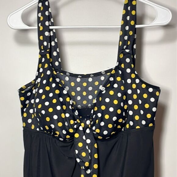 Inches away bathing suit top - Picture 2 of 8